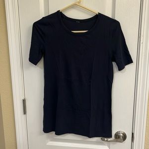 Lululemon love tee, size 4, navy blue